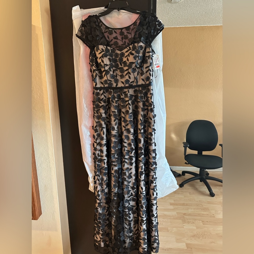 Black & nude formal dress